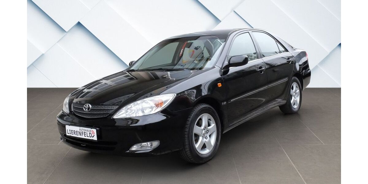 Toyota Camry 80.000 km 7.990 &euro; Düsseldorf 40231