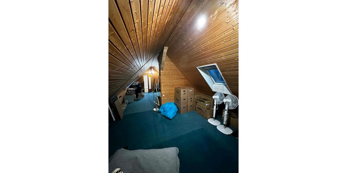 Dachgeschoßwohnung Grefrath - 990&euro; | Angebot:25931881