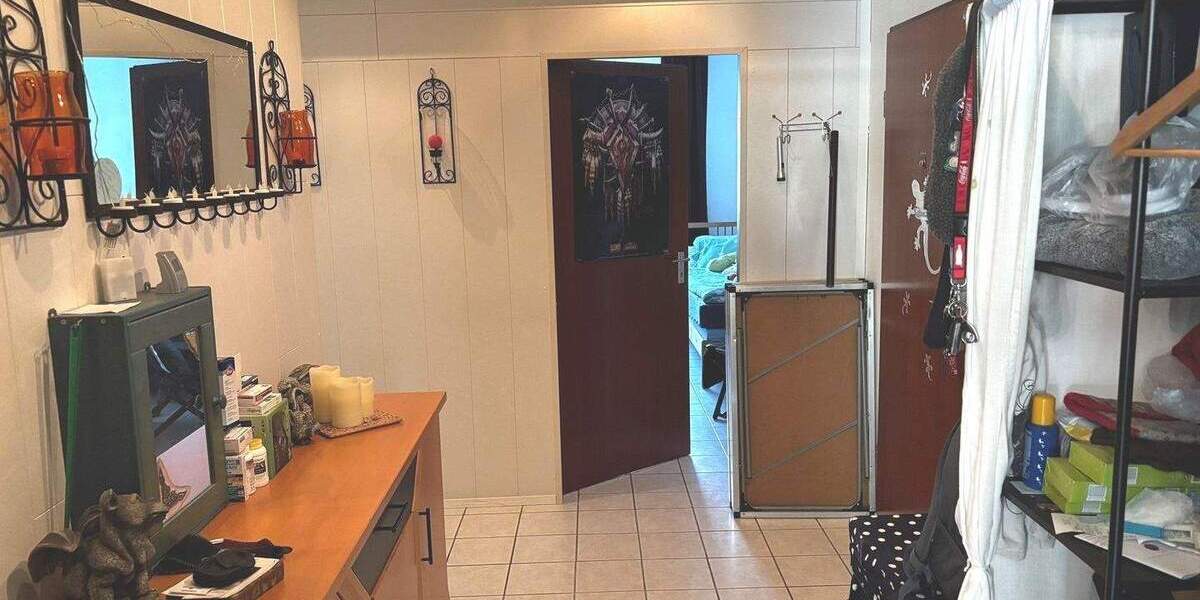 Etagenwohnung Krefeld Cracau - 3 Zimmer, 95 m&sup2;, 169.000&euro; | Angebot:25741183