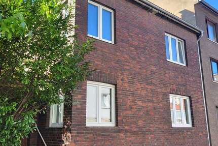 Haus Duisburg - 9 Zimmer, 170 m&sup2;, 345.000&euro; | Angebot:26032511