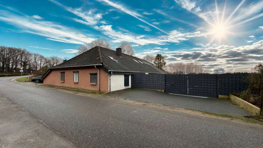 Einzigartiges Traumhaus mit Baupotenzial & hochwertiger Ausstattung - Zweifamilienhaus Straelen | Angebot:25056604