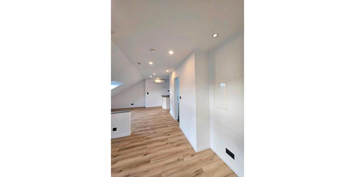 Dachgeschoßwohnung Duisburg Rheinhausen - 3 Zimmer, 80 m&sup2;, 750&euro; | Angebot:25935334