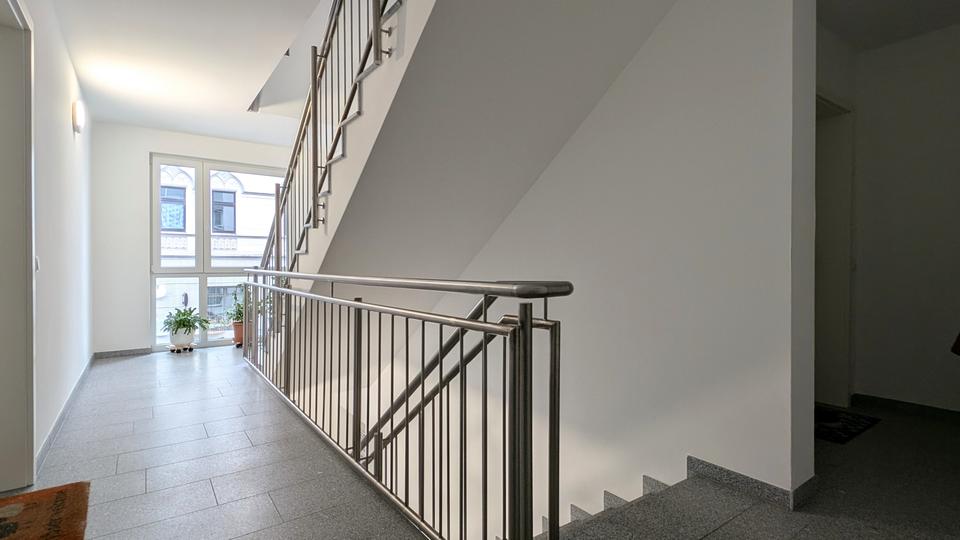 Etagenwohnung Duisburg Duisburg-Mitte - 2 Zimmer, 83 m&sup2;, 1.100&euro; | Angebot:25648648