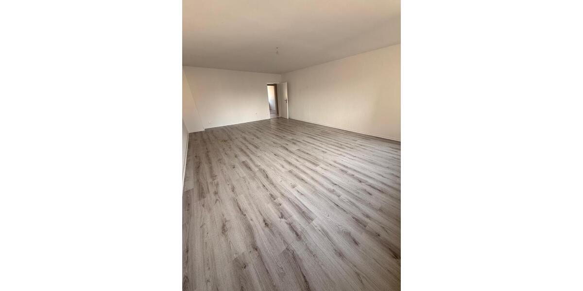 Etagenwohnung Krefeld - 3 Zimmer, 85 m&sup2;, 810&euro; | Angebot:25871358