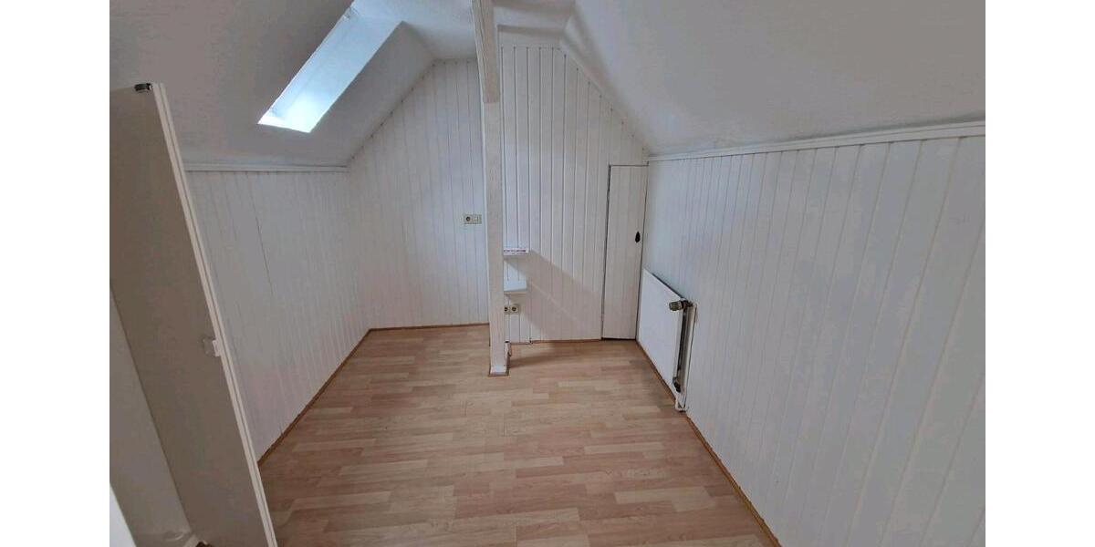 Dachgeschoßwohnung Essen Stadtbezirk IV - 2 Zimmer, 40 m&sup2;, 370&euro; | Angebot:25538414