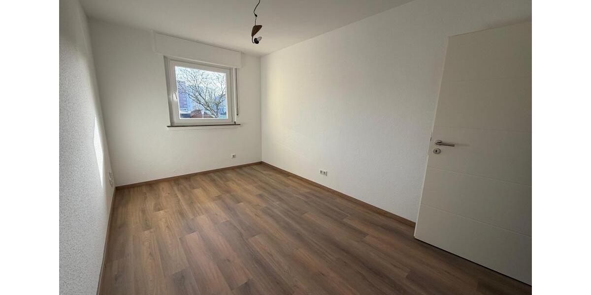 Reihenhaus Gladbeck Alt-Rentfort - 7 Zimmer, 140 m&sup2;, 1.950&euro; | Angebot:25595852