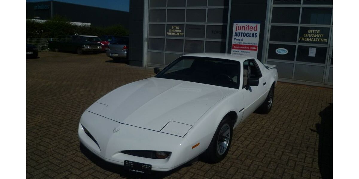Pontiac Firebird 200.900 km 14.700 &euro; Wesel 46485