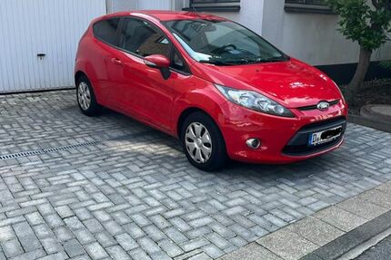 Ford Fiesta 124.000 km 3.200 &euro; Düsseldorf 40229