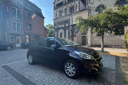 Peugeot 208 111.500 km 5.600 &euro; Neuss 41460