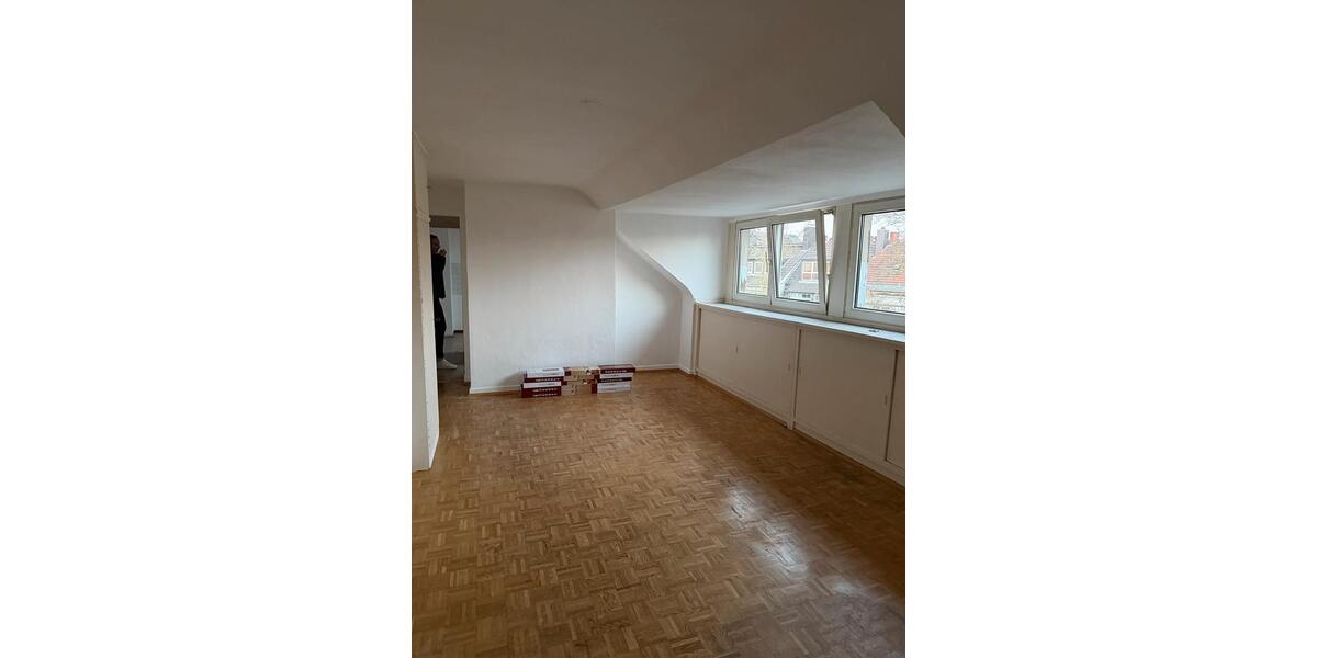 Dachgeschoßwohnung Essen Stadtbezirk III - 2 Zimmer, 46 m&sup2;, 560&euro; | Angebot:25723639