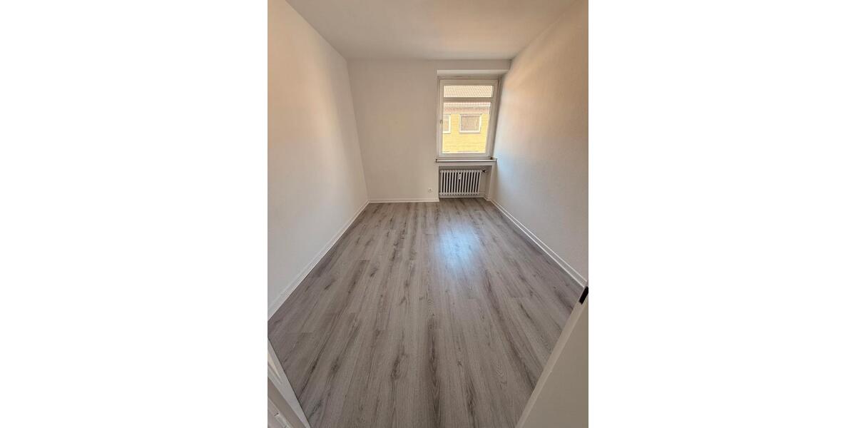 Etagenwohnung Krefeld - 3 Zimmer, 85 m&sup2;, 810&euro; | Angebot:25963742