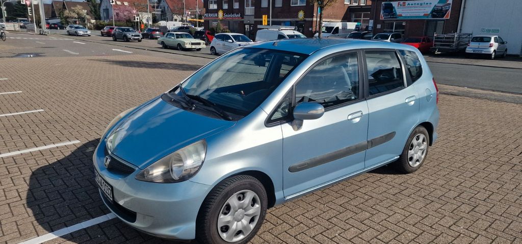 Honda Jazz 174.000 km 2.500 &euro; Dinslaken 46537
