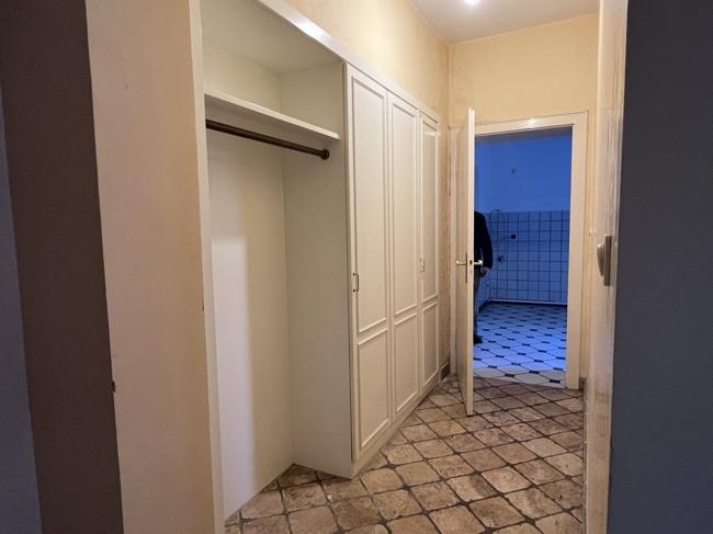 Etagenwohnung Duisburg Rheinhausen - 4 Zimmer, 190 m&sup2;, 1.800&euro; | Angebot:25378981