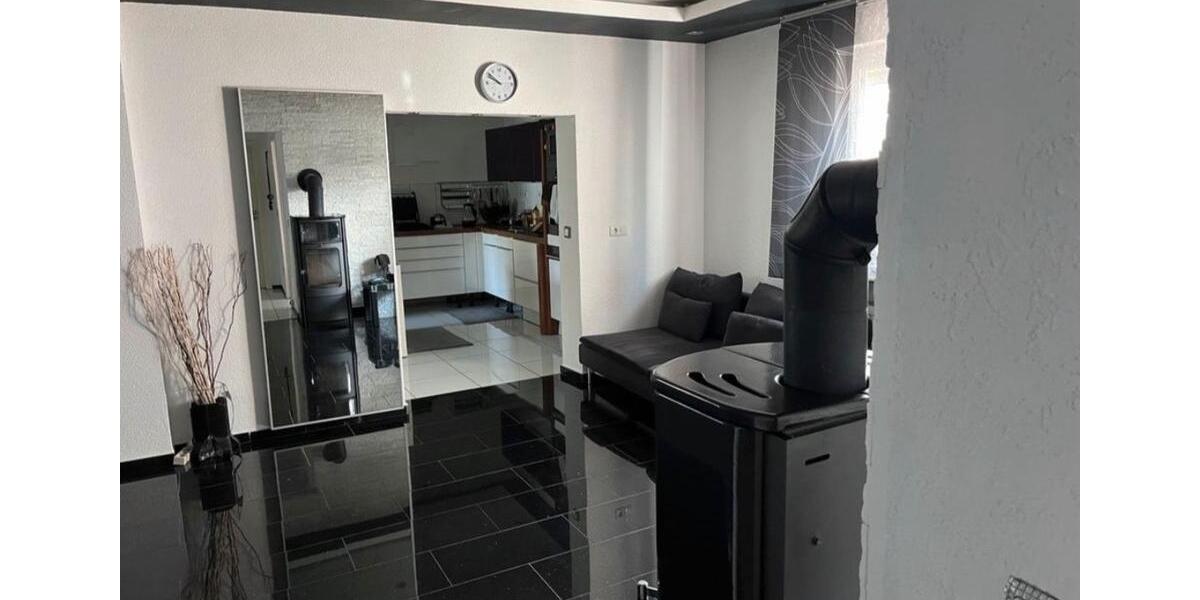 Bungalow Duisburg Hochheide - 3 Zimmer, 106 m&sup2;, 1.900&euro; | Angebot:25396682