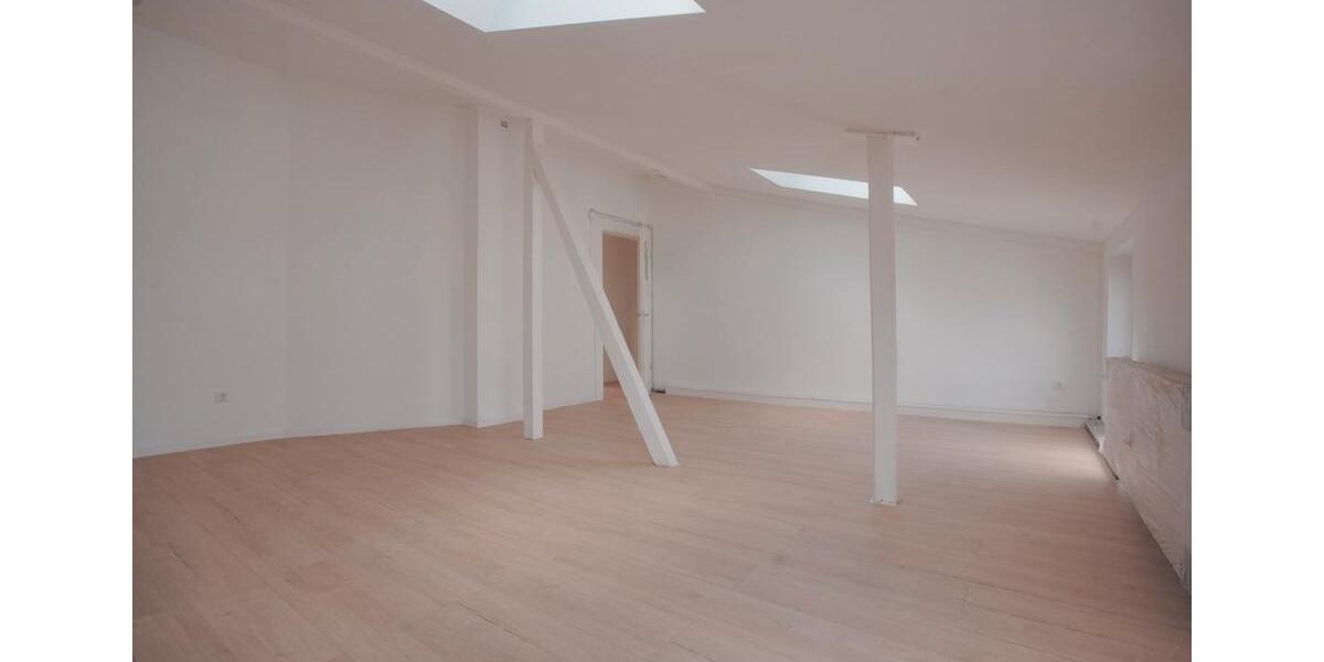 Dachgeschoßwohnung Mülheim an der Ruhr - 3 Zimmer, 92 m&sup2;, 910&euro; | Angebot:26688507