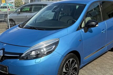 Renault Scenic 111.700 km 8.950 &euro; Neuss-Norf 41469