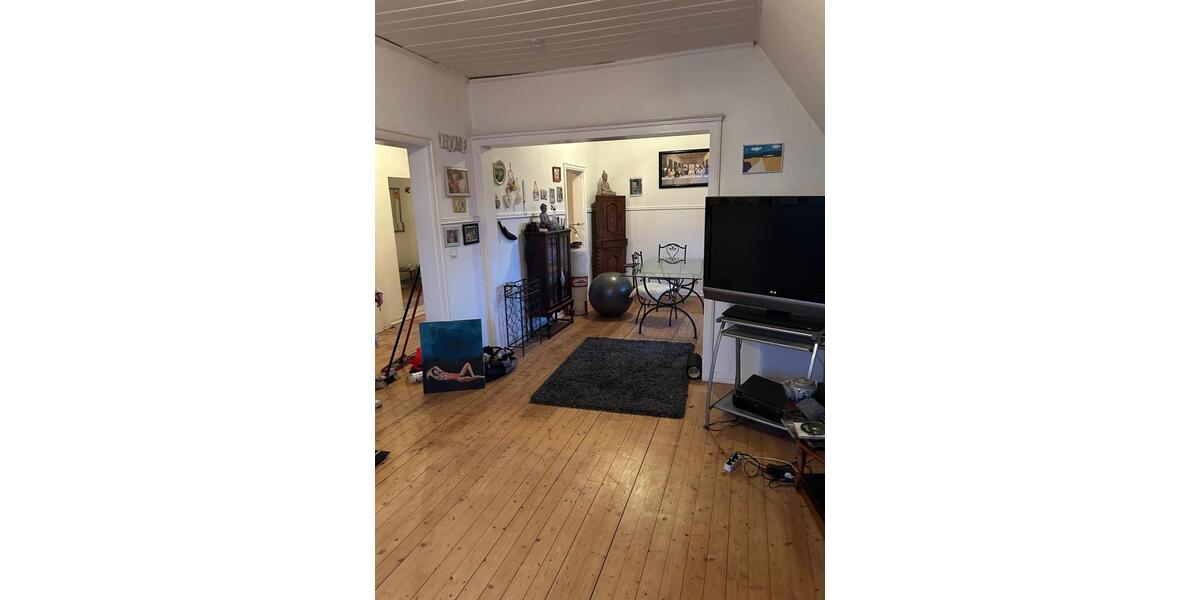 Dachgeschoßwohnung Oberhausen Alstaden - 6 Zimmer, 140 m&sup2;, 190.000&euro; | Angebot:26754336