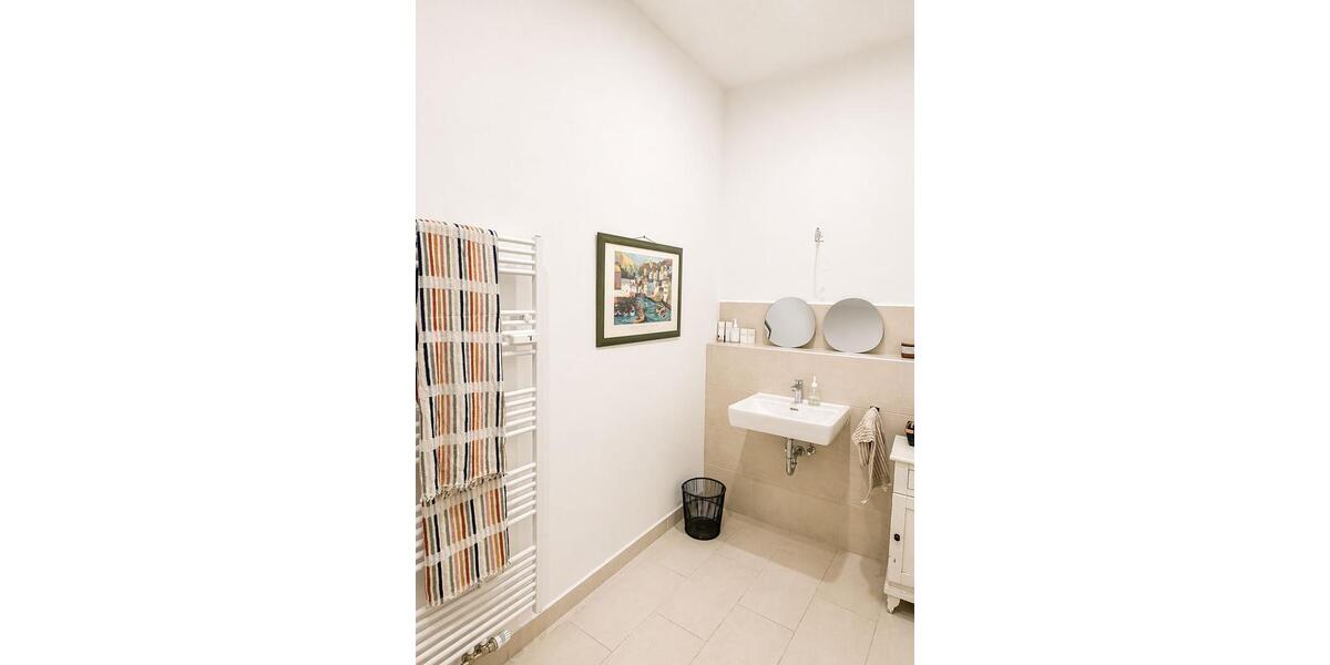 Etagenwohnung Düsseldorf Oberbilk - 3 Zimmer, 118 m&sup2;, 2.200&euro; | Angebot:26327038