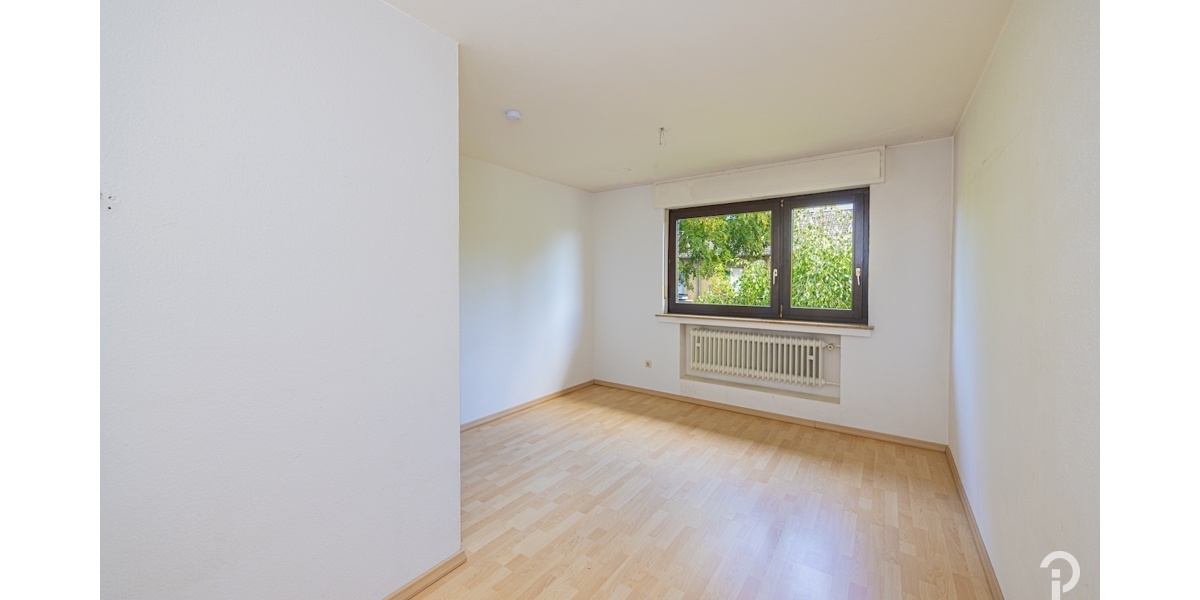 Reihenmittelhaus mit viel Potential für Pärchen und junge Familien, 2 Schlafzimmer + Dachstudio - Reihenmittelhaus Kaarst / Büttgen Büttgen | Angebot:27285727