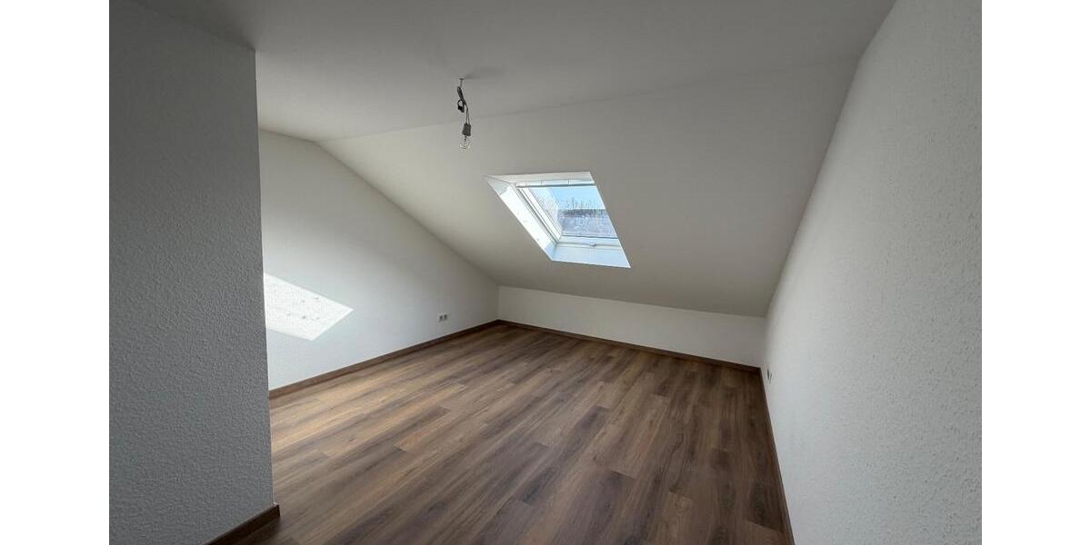 Reihenhaus Gladbeck Alt-Rentfort - 7 Zimmer, 140 m&sup2;, 1.950&euro; | Angebot:25595852