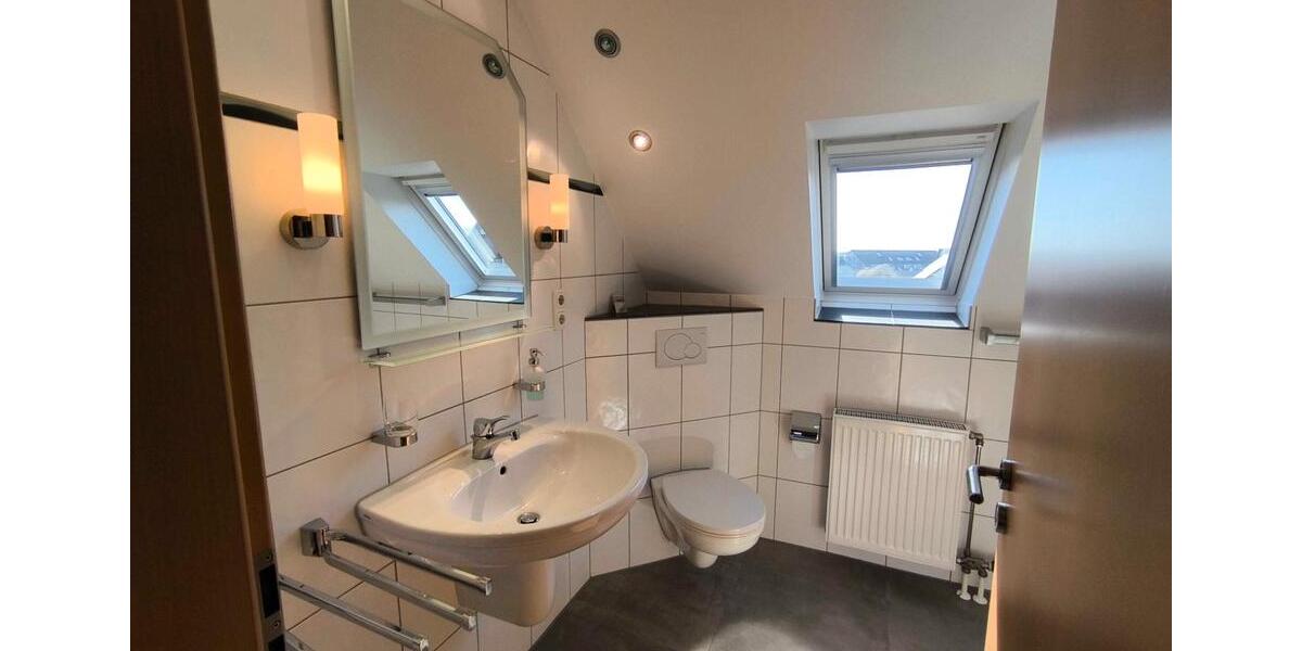 Dachgeschoßwohnung Nettetal - 3 Zimmer, 89 m&sup2;, 875&euro; | Angebot:26021734