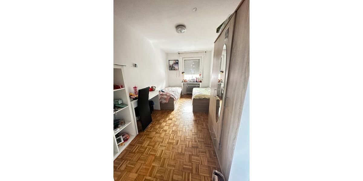 Etagenwohnung Essen Stadtbezirk IX - 4 Zimmer, 100 m&sup2;, 1.100&euro; | Angebot:25824134