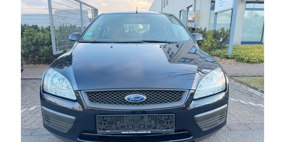 Ford Focus 82.000 km 2.499 &euro; Oberhausen 46047