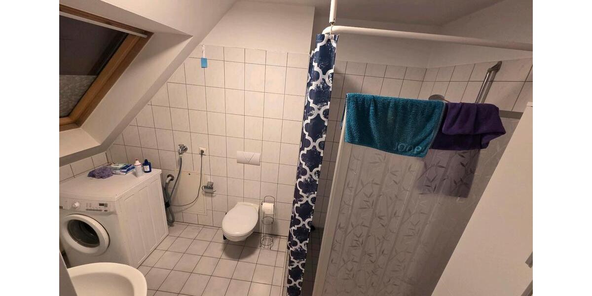 Dachgeschoßwohnung Düsseldorf Heerdt - 3 Zimmer, 75 m&sup2;, 1.367&euro; | Angebot:26587567