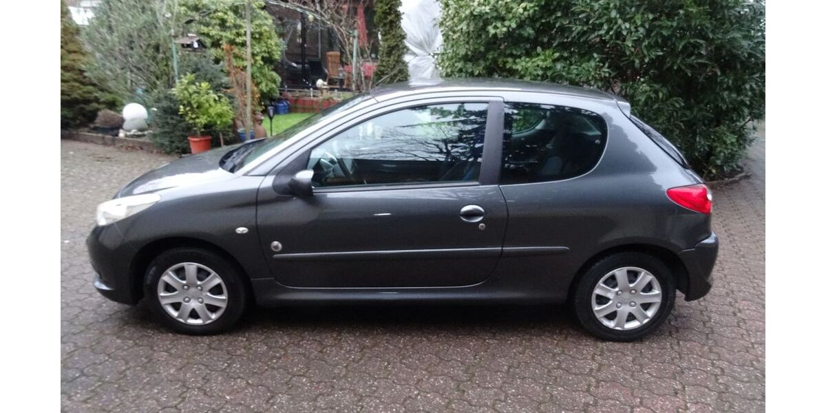 Peugeot 206 151.600 km 2.450 &euro; Duisburg 47228