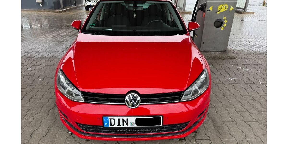 VW Golf 135.356 km 8.599 &euro; Dinslaken 46537