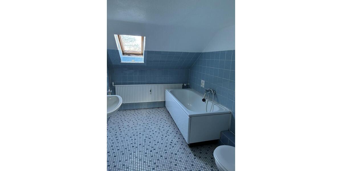 Dachgeschoßwohnung Duisburg Hochheide - 1.5 Zimmer, 29 m&sup2;, 218&euro; | Angebot:25175713