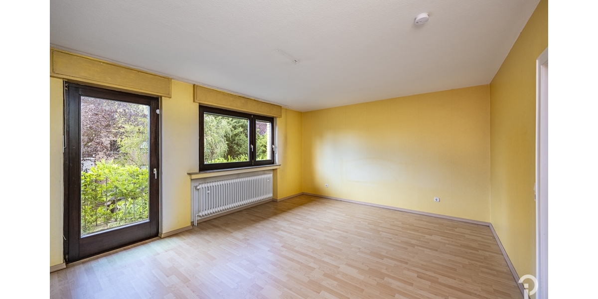 Reihenmittelhaus mit viel Potential für Pärchen und junge Familien, 2 Schlafzimmer + Dachstudio - Reihenmittelhaus Kaarst / Büttgen Büttgen | Angebot:27285727