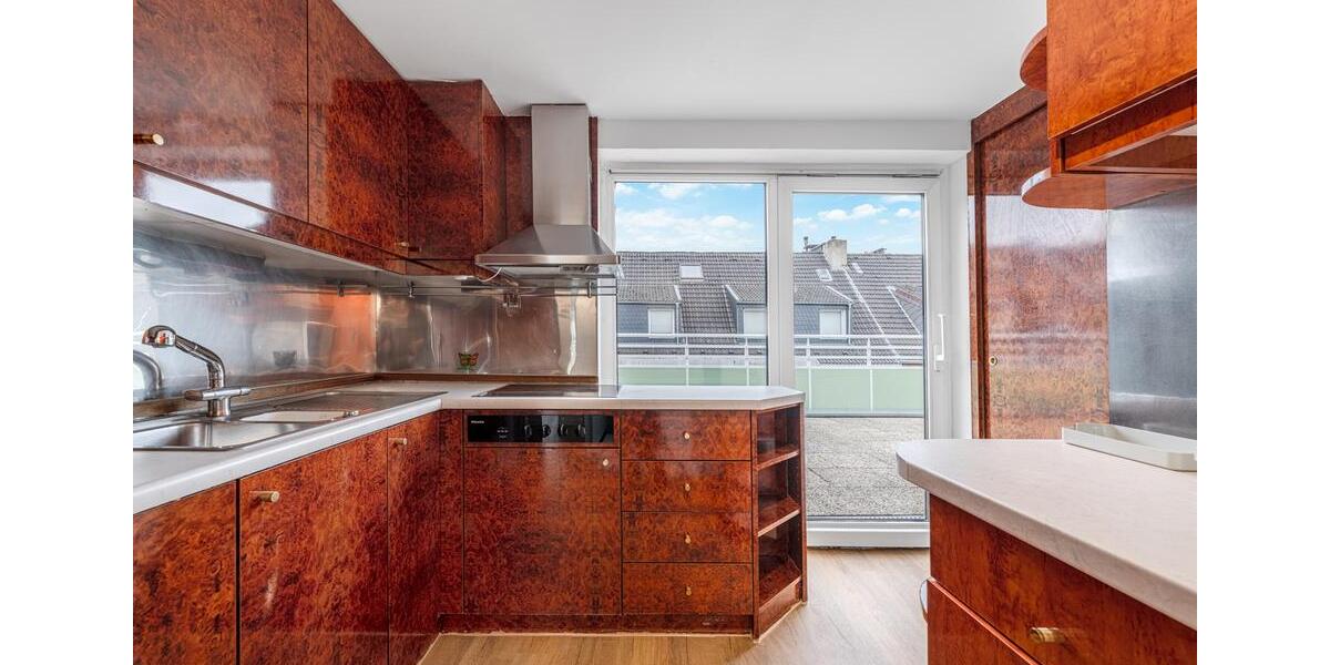 Dachgeschoßwohnung Düsseldorf Derendorf - 2 Zimmer, 95 m&sup2;, 1.300&euro; | Angebot:25790793
