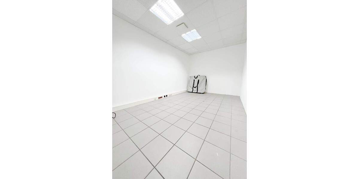 Gewerbeobjekt Oberhausen Osterfeld-West - 3 Zimmer, 895&euro; | Angebot:25709930