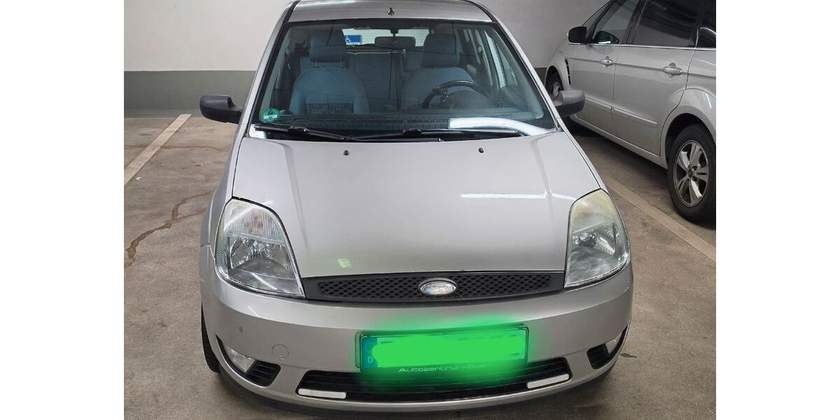 Ford Fiesta 150.450 km 2.100 &euro; Düsseldorf 40472