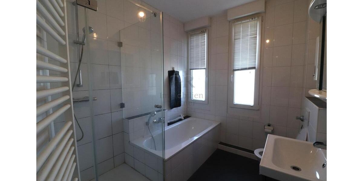 Dachgeschoßwohnung Voerde (Niederrhein) - 4 Zimmer, 120 m&sup2;, 1.056&euro; | Angebot:25852214