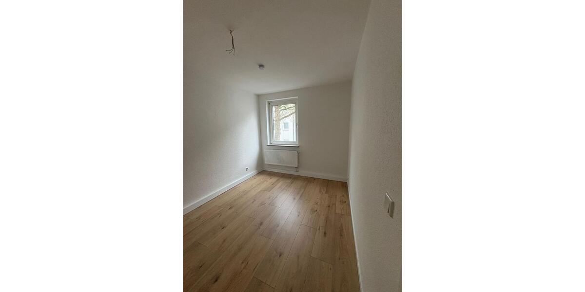 Etagenwohnung Essen Stadtbezirk II - 3 Zimmer, 74 m&sup2;, 800&euro; | Angebot:25143093