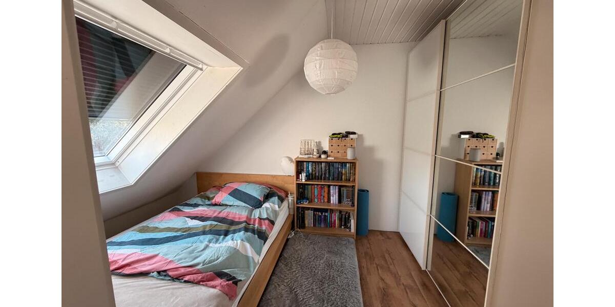 Dachgeschoßwohnung Duisburg Großenbaum - 2 Zimmer, 38 m&sup2;, 315&euro; | Angebot:26689268