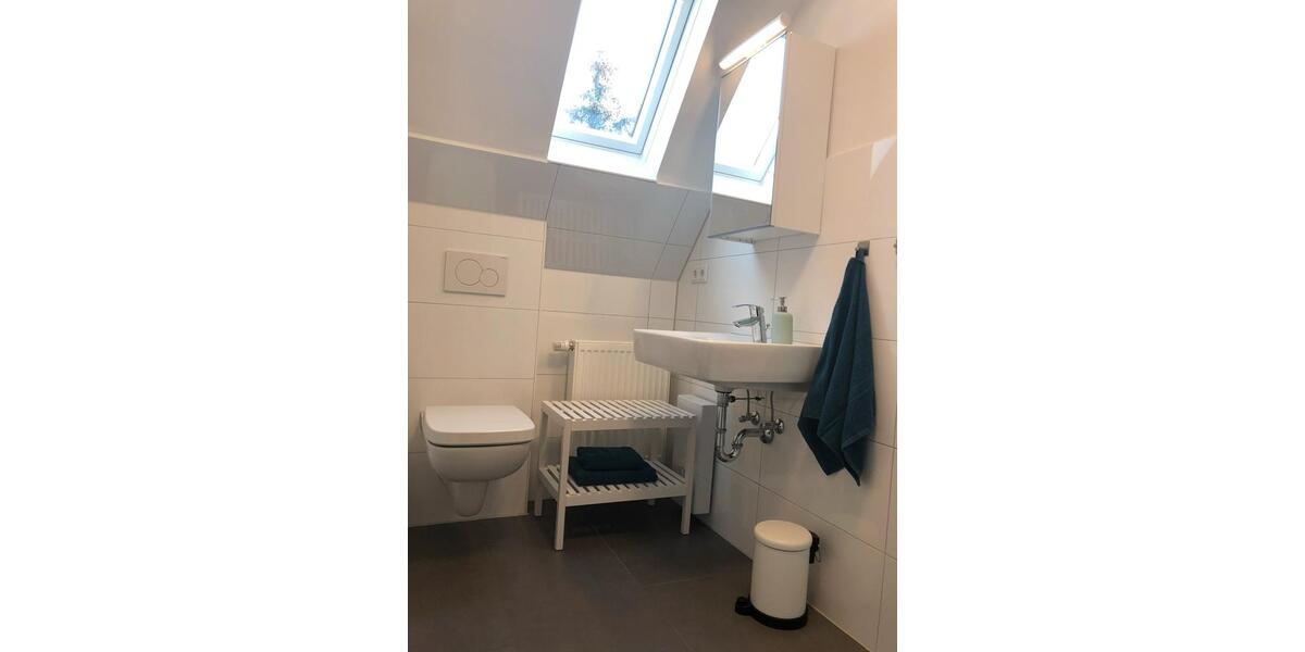 Dachgeschoßwohnung Düsseldorf Stadtbezirk 3 - 1 Zimmer, 38 m&sup2;, 1.090&euro; | Angebot:25405175