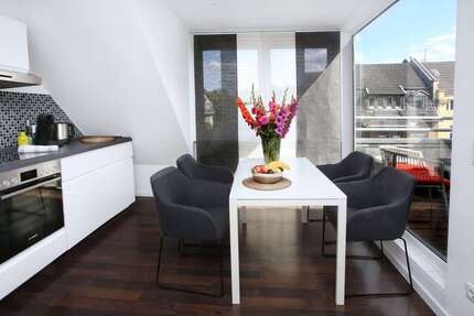 Zimmer Düsseldorf Stadtbezirk 2 - 3 Zimmer, 1.950&euro; | Angebot:27109825
