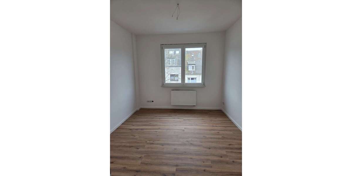 Etagenwohnung Düsseldorf Unterbilk - 3 Zimmer, 85 m&sup2;, 1.710&euro; | Angebot:25916825