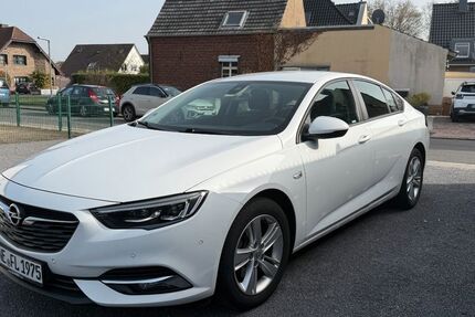 Opel Insignia 148.000 km 9.499 &euro; Neuss 41469