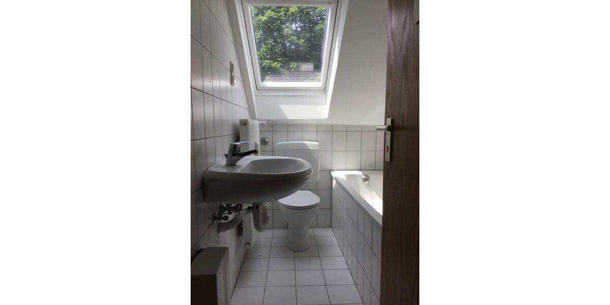 Dachgeschoßwohnung Essen Stadtbezirk IV - 2.5 Zimmer, 43 m&sup2;, 440&euro; | Angebot:25909452