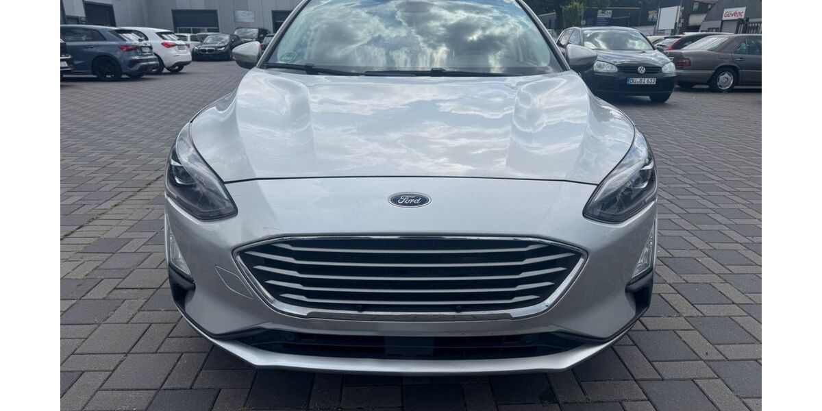 Ford Focus 160.484 km 10.790 &euro; Duisburg 47169
