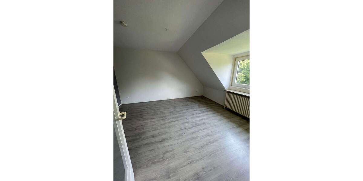 Etagenwohnung Essen Borbeck-Mitte - 1 Zimmer, 27 m&sup2;, 400&euro; | Angebot:24833346