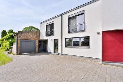 Haus Krefeld Benrad - 7 Zimmer, 249 m&sup2;, 749.000&euro; | Angebot:27308874