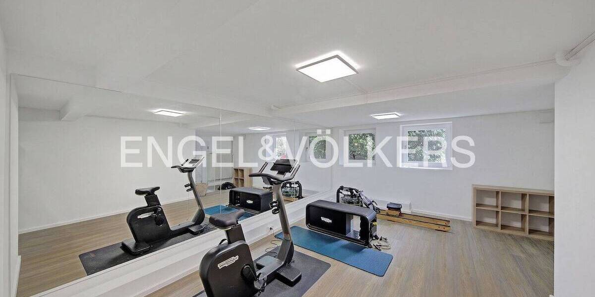 Mehrfamilienhaus, Wohnhaus Krefeld Cracau - 8 Zimmer, 256 m&sup2;, 3.200&euro; | Angebot:26364144