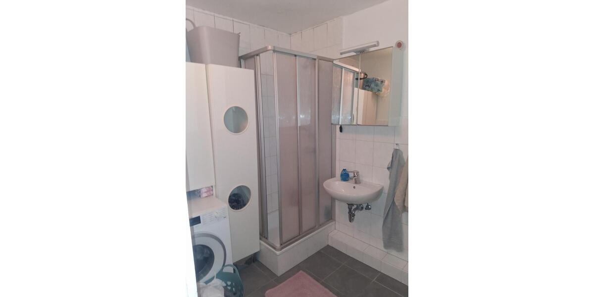 Etagenwohnung Duisburg Rheinhausen - 4 Zimmer, 100 m&sup2;, 701&euro; | Angebot:25760110