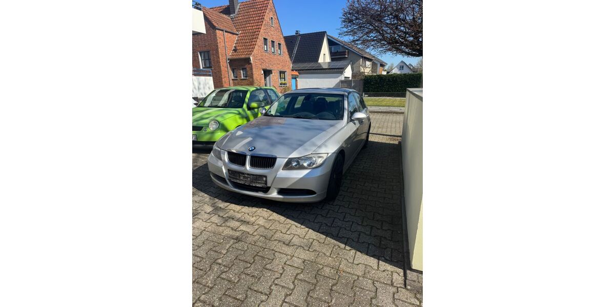 BMW 320 208.000 km 1.350 &euro; Neukirchen-Vluyn 47505