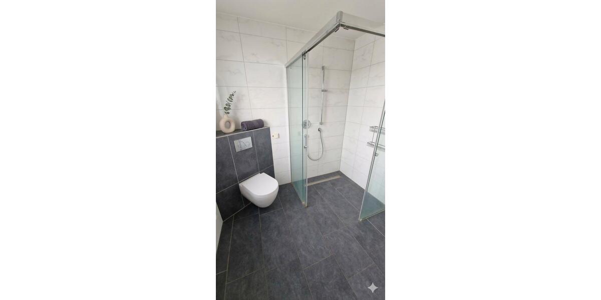 Einfamilienhaus Wesel - 8 Zimmer, 200 m&sup2;, 2.850&euro; | Angebot:26595947